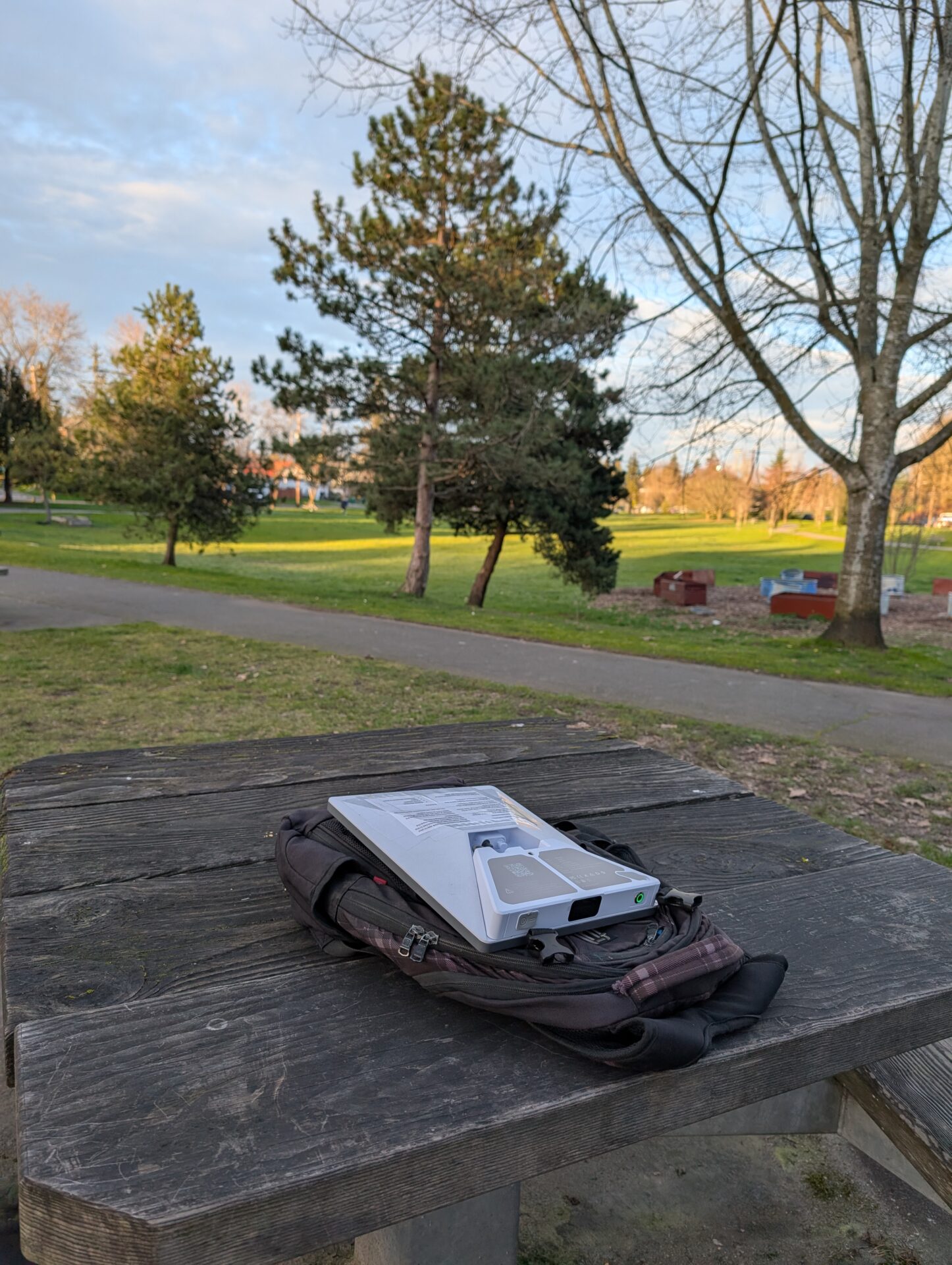 Starlink Mini with Peakdo battery on a park table